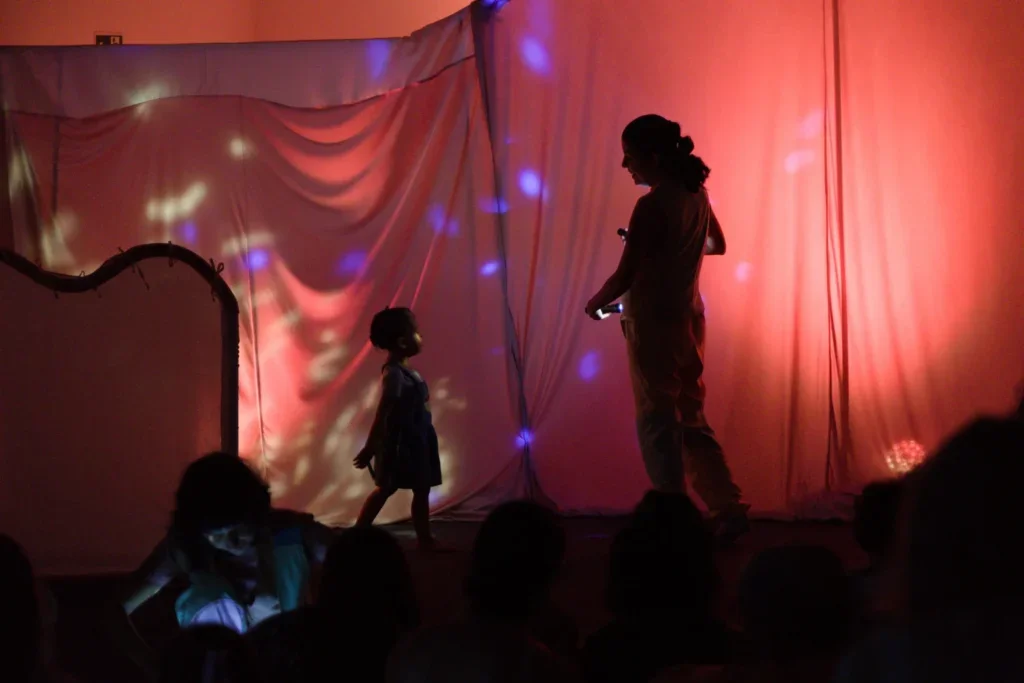VIDA: Teatro de Sombras para Bebês