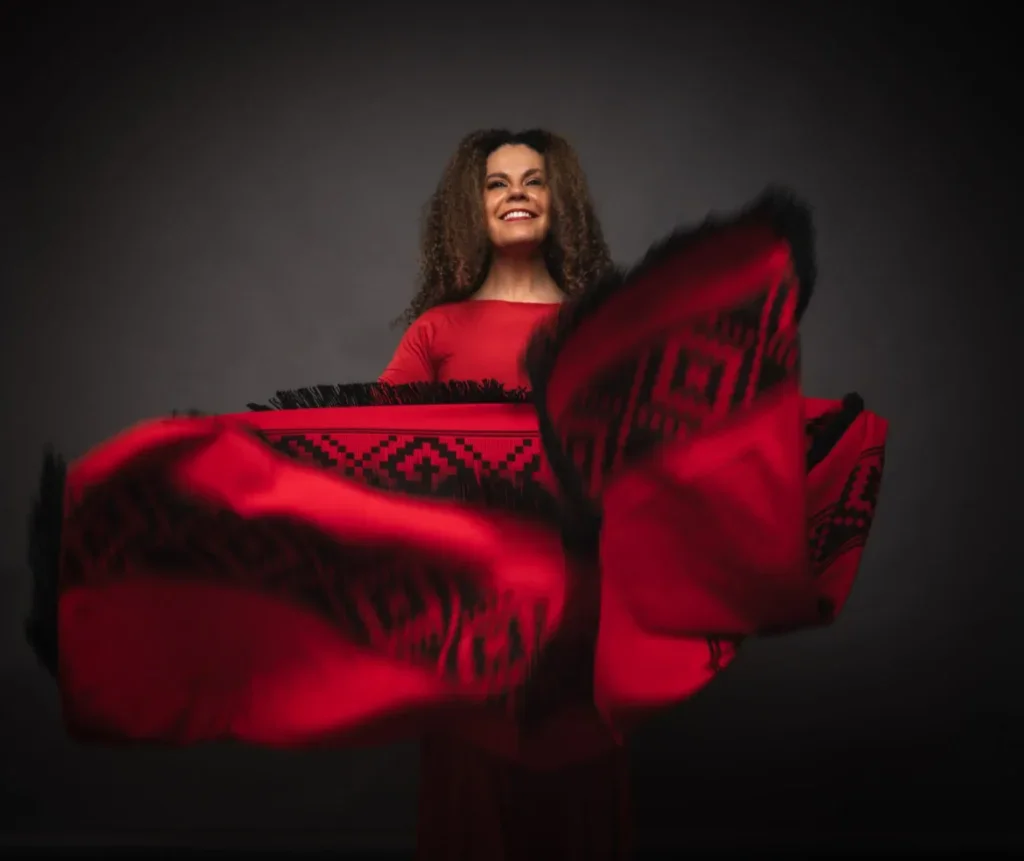 Espetáculo “Gracias a la Vida: La Negra Baila La Negra – 30 anos de carreira”